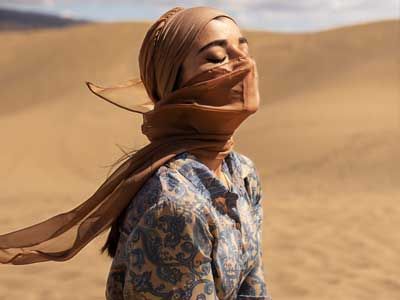 Jordan woman at Petra Deseret 